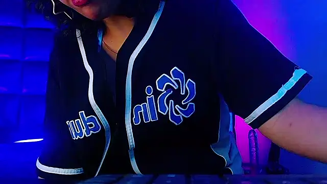 kuromi69 online show from 03/11/25, 10:51