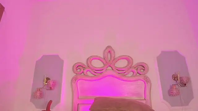 Sara  Williams online show from 11/28/25, 03:50