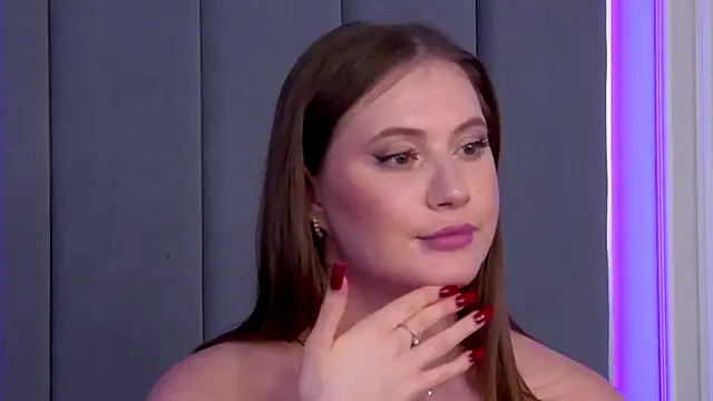 Snapshot of ChloeMarsch chatting on 10/10/25, 06:03 ChloeMarsch online show from 10/10/25, 06:03