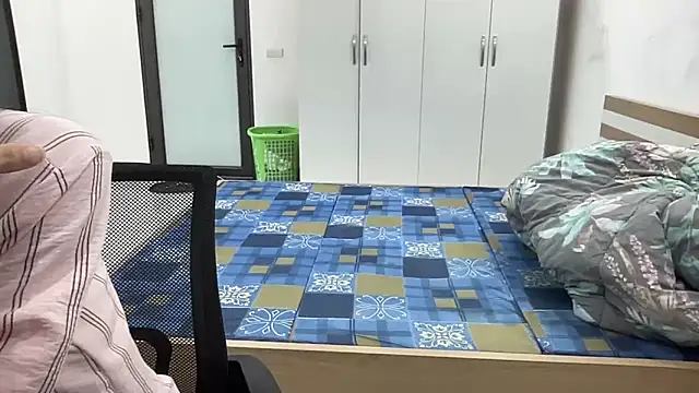 Louis Baby online show from 11/29/25, 06:24