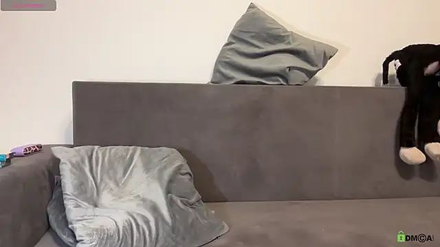 Snapshot of FoxyZen chatting on 10/22/25, 07:57 FoxyZen online show from 10/22/25, 07:57