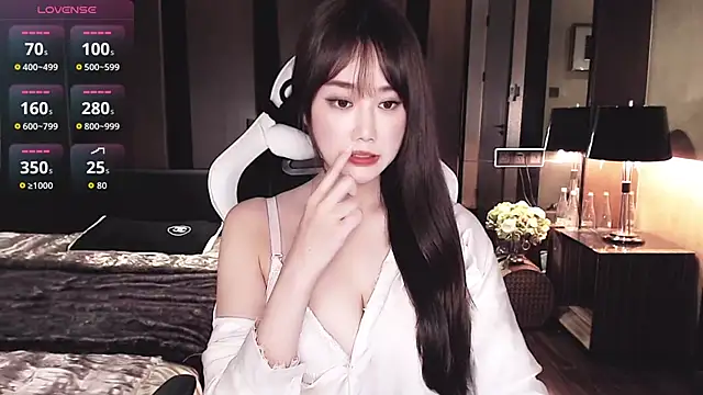 Snapshot of Cartier-__Daji- chatting on 06/19/26, 10:32 Cartier- Daji- online show from 06/19/26, 10:32