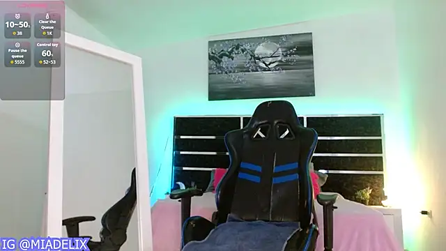 -MiaDelight- online show from 04/14/26, 03:06