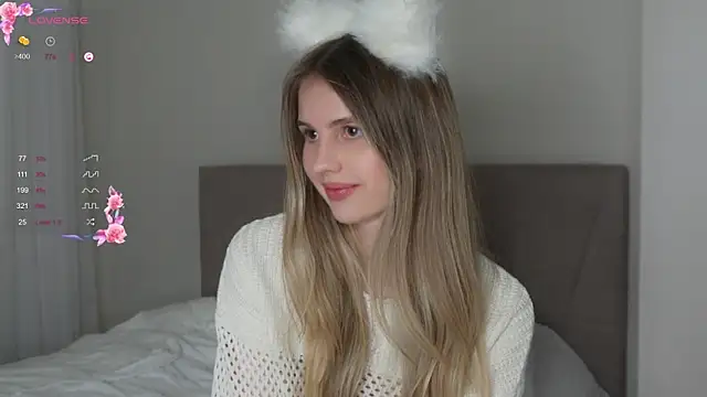 Fluffy-Angel online show from 02/15/26, 04:17