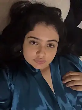 Stephania 18 online show from 10/19/25, 04:48