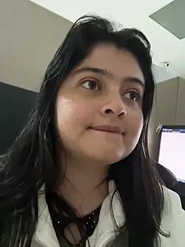 Stephania 18 online show from 01/28/25, 12:15