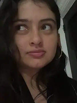 Stephania 18 online show from 02/18/25, 12:05