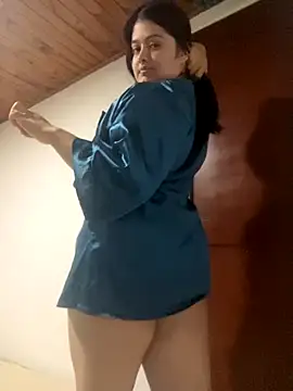 Stephania 18 online show from 09/18/25, 10:13