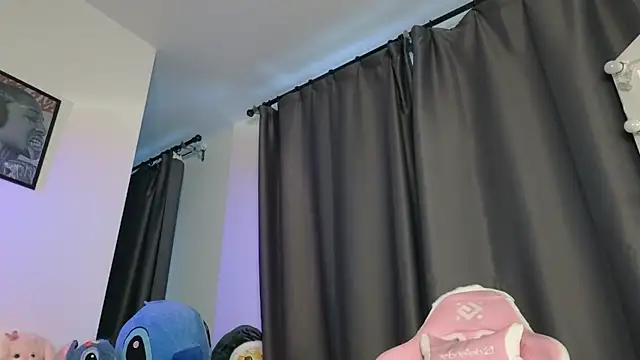 Snapshot of _eva_queen chatting on 06/27/26, 04:24 eva queen online show from 06/27/26, 04:24