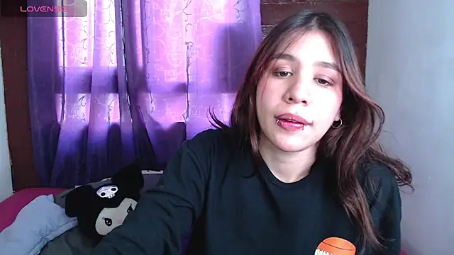 Snapshot of candypaint_7u7 chatting on 02/27/25, 04:43 candypaint 7u7 online show from 02/27/25, 04:43