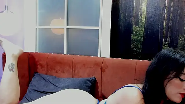 Snapshot of ChloeRem chatting on 01/31/25, 11:13 ChloeRem online show from 01/31/25, 11:13