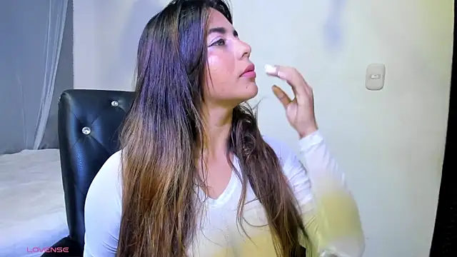 1julianasalazar online show from 01/07/26, 10:04