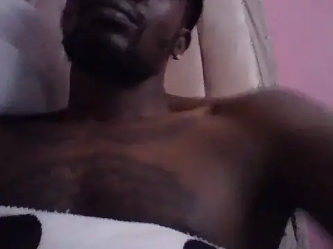 Snapshot of Tonedom chatting on 10/09/25, 08:26 Tonedom online show from 10/09/25, 08:26