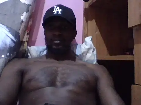 Snapshot of Tonedom chatting on 10/17/25, 10:11 Tonedom online show from 10/17/25, 10:11