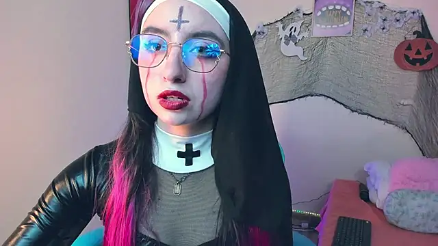 Julieta cott online show from 10/31/25, 12:18