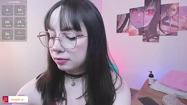 Snapshot of Julieta_cott chatting on 07/17/26, 02:20 Julieta cott online show from 07/17/26, 02:20