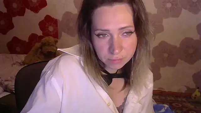 Snapshot of Queen_Daenerys chatting on 09/26/25, 05:53 Queen Daenerys online show from 09/26/25, 05:53