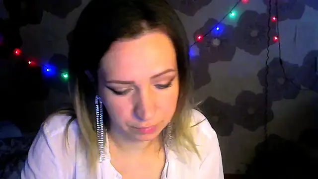 Snapshot of Queen_Daenerys chatting on 10/07/25, 09:54 Queen Daenerys online show from 10/07/25, 09:54