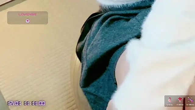 Hina-Happy online show from 12/01/25, 02:12