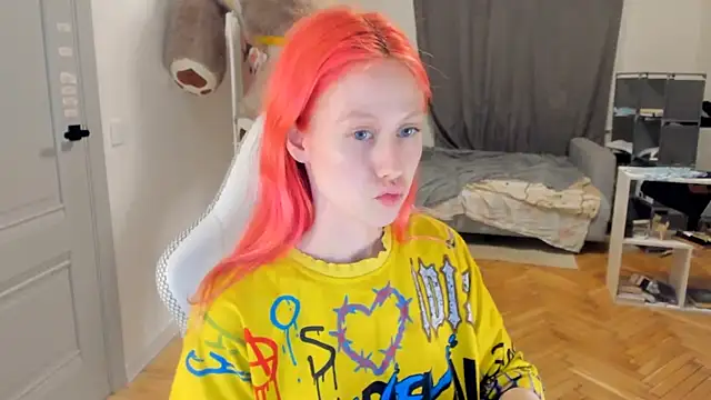 Snapshot of Silly__Milly chatting on 02/08/25, 04:57 Silly  Milly online show from 02/08/25, 04:57