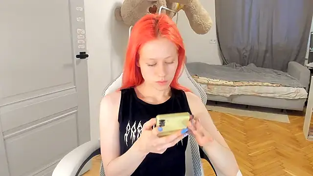 Snapshot of Silly__Milly chatting on 02/07/25, 01:11 Silly  Milly online show from 02/07/25, 01:11