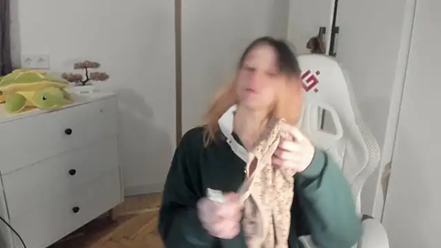 Silly  Milly online show from 11/06/25, 03:27