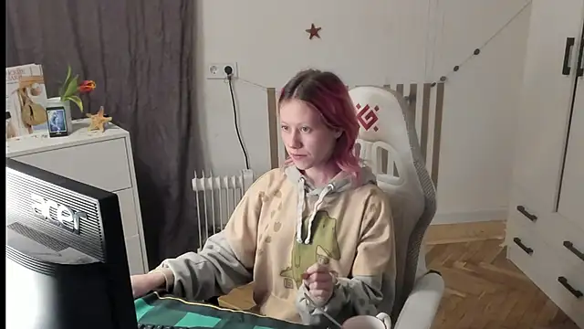 Silly  Milly online show from 03/25/26, 06:18