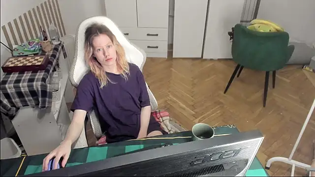 Snapshot of Silly__Milly chatting on 07/21/26, 04:36 Silly Milly online show from 07/21/26, 04:36