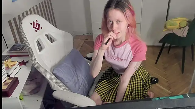 Snapshot of Silly__Milly chatting on 06/02/26, 01:38 Silly Milly online show from 06/02/26, 01:38