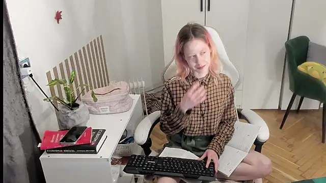 Silly  Milly online show from 05/27/26, 01:57