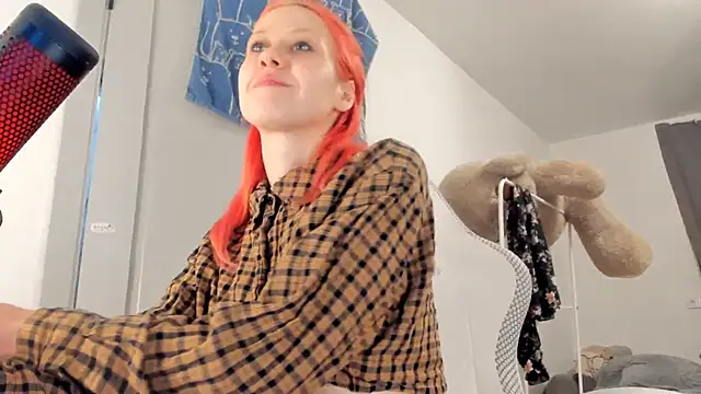 Snapshot of Silly__Milly chatting on 02/02/25, 02:56 Silly  Milly online show from 02/02/25, 02:56