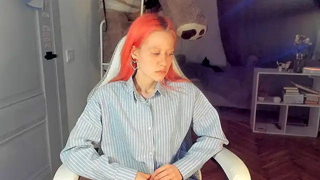 Snapshot of Silly__Milly chatting on 03/07/25, 06:11 Silly  Milly online show from 03/07/25, 06:11