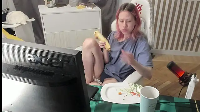 Silly  Milly online show from 04/15/26, 03:49