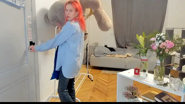 Snapshot of Silly__Milly chatting on 03/08/25, 05:01 Silly  Milly online show from 03/08/25, 05:01