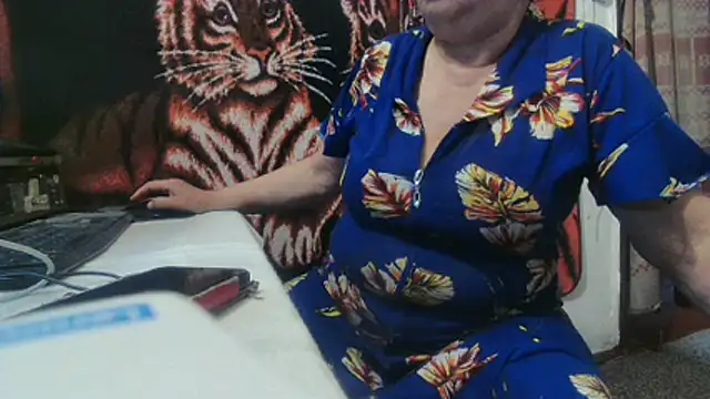 NataliiaRosa54 online show from 05/09/26, 04:21