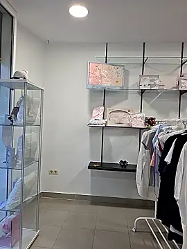 GatitaXD27 online show from 10/10/25, 07:31