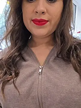 GatitaXD27 online show from 11/17/25, 09:46