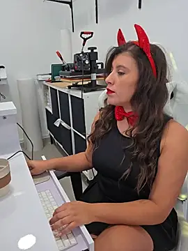 GatitaXD27 online show from 11/01/25, 10:31