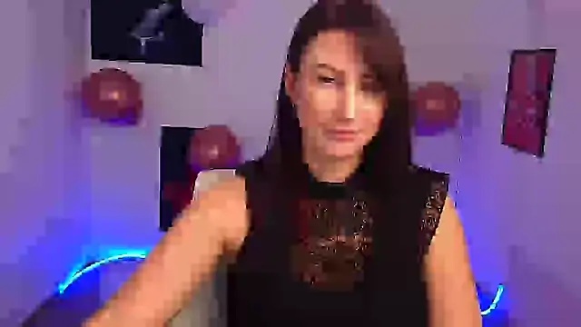 Snapshot of Loren_Moa chatting on 03/05/25, 10:44 Loren Moa online show from 03/05/25, 10:44