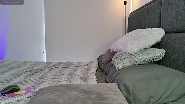 lady ni  online show from 11/07/25, 01:04