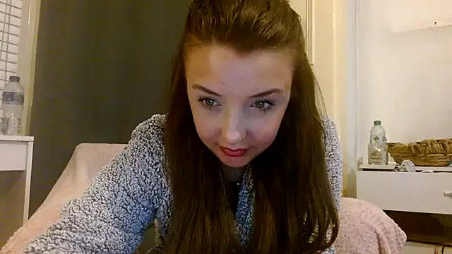 LucyLuxee19 online show from 02/05/25, 06:04