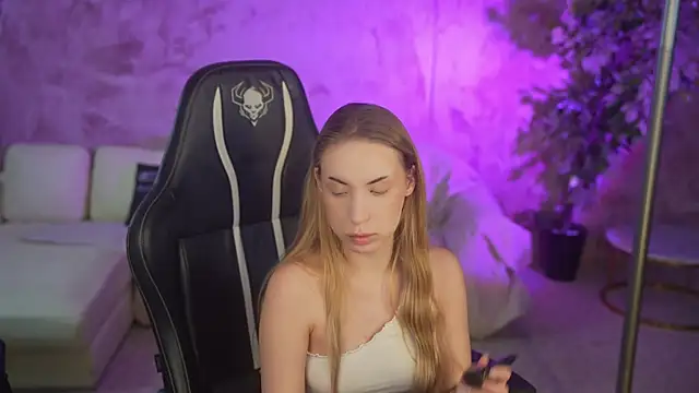 Linda054 online show from 11/16/25, 11:52