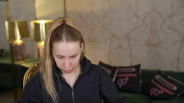 Linda054 online show from 11/07/25, 02:27