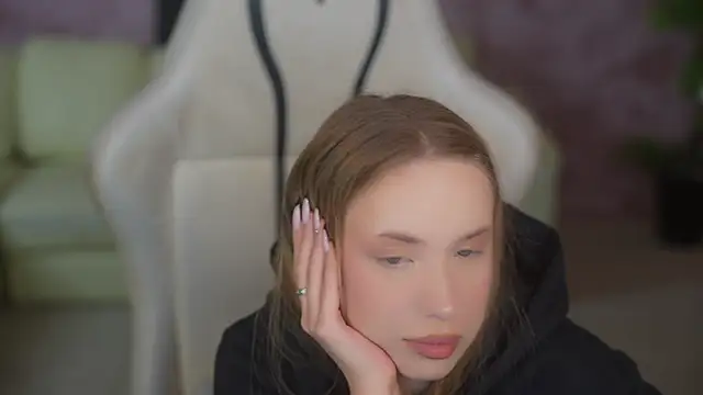 Linda054 online show from 12/02/25, 12:22