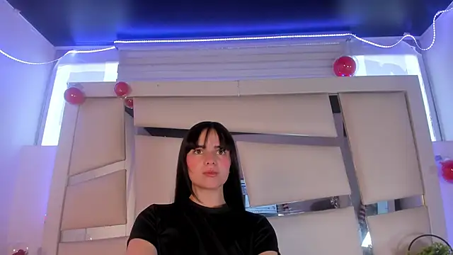 chrystal js online show from 01/12/26, 01:40