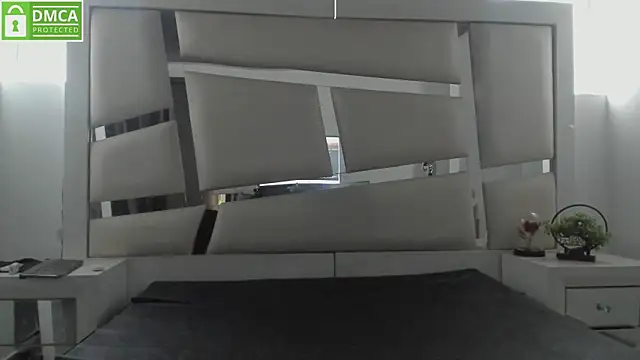 chrystal js online show from 02/05/26, 05:42