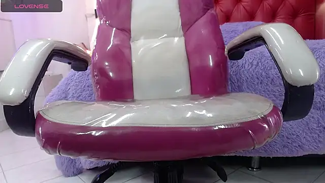Snapshot of ozuna_sex chatting on 02/27/25, 03:26 ozuna sex online show from 02/27/25, 03:26