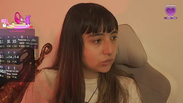 Snapshot of emitaa17228o chatting on 10/13/25, 08:10 emitaa17228o online show from 10/13/25, 08:10
