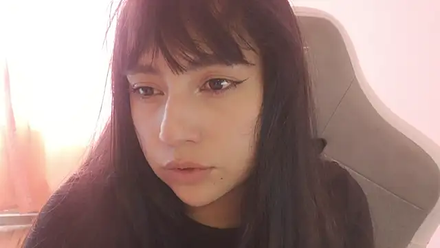 Snapshot of emitaa17228o chatting on 06/13/26, 07:01 emitaa17228o online show from 06/13/26, 07:01