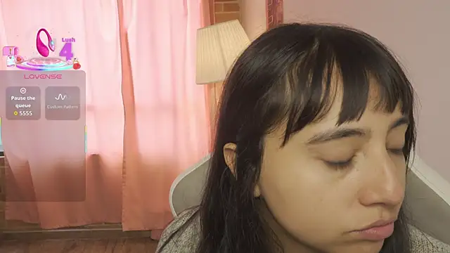 Snapshot of emitaa17228o chatting on 07/15/26, 06:59 emitaa17228o online show from 07/15/26, 06:59